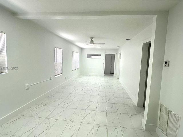 Дом в аренду по адресу 912 NW 2nd St 912 - фото 6055494