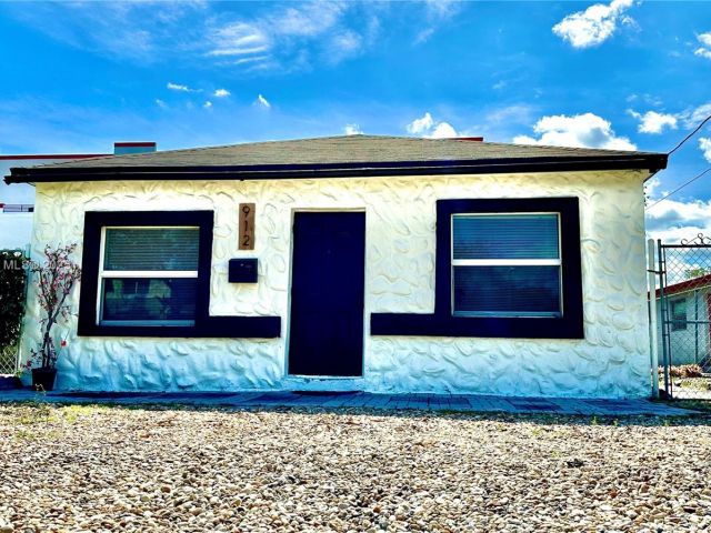 Дом в аренду по адресу 912 NW 2nd St 912 - фото 6055502