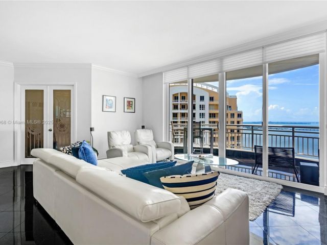 Продажа квартиры #3803 - фото 6052045