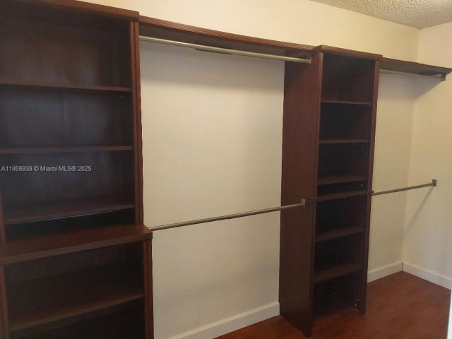 Продажа дома по адресу 20033 NE 2nd PL - фото 6051659