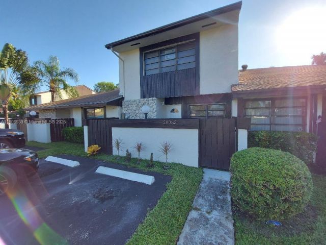 Продажа дома по адресу 20033 NE 2nd PL - фото 6051662