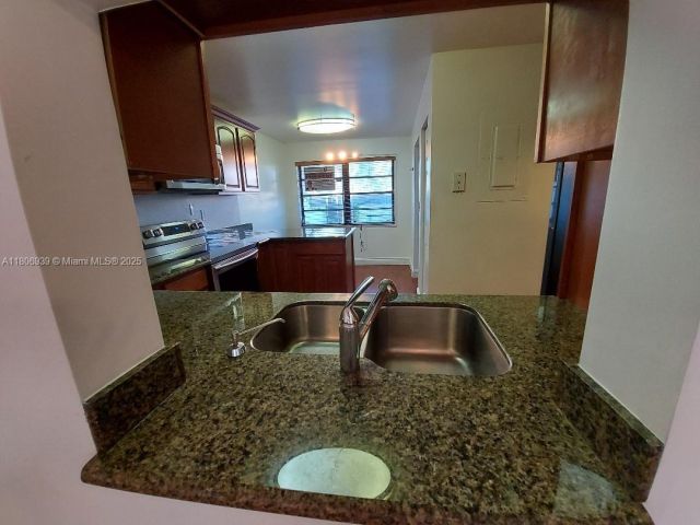 Продажа дома по адресу 20033 NE 2nd PL - фото 6051671