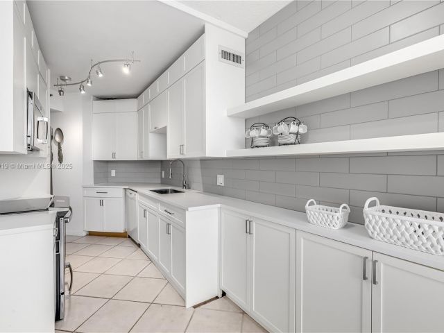 Продажа квартиры #1005 - фото 6054208