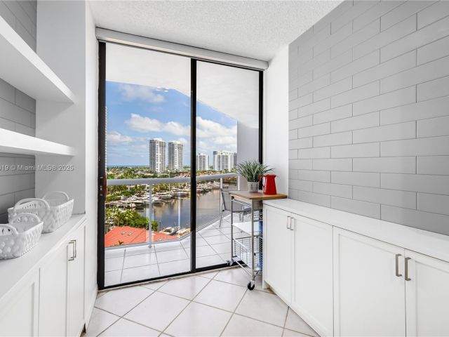 Продажа квартиры #1005 - фото 6054209