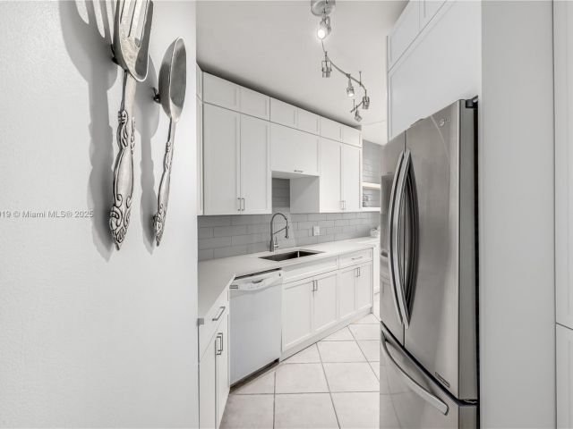 Продажа квартиры #1005 - фото 6054211