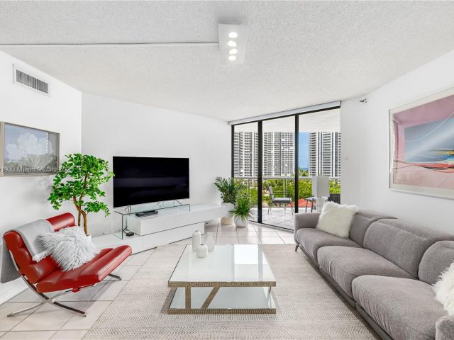 Продажа квартиры #1005 - фото 6054216