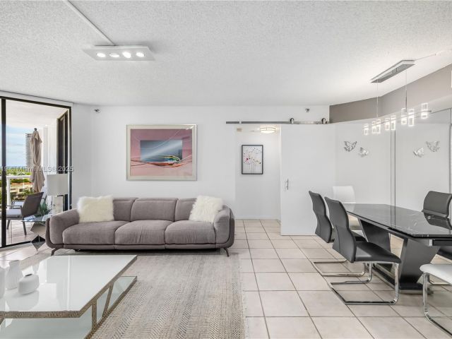 Продажа квартиры #1005 - фото 6054218