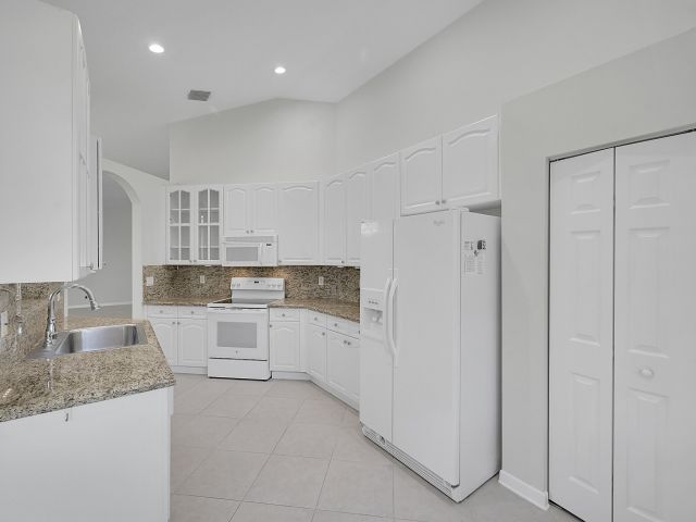 Продажа дома по адресу 7075 Via Genova - фото 6057766