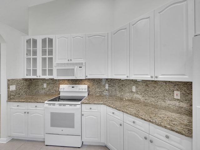 Продажа дома по адресу 7075 Via Genova - фото 6057767