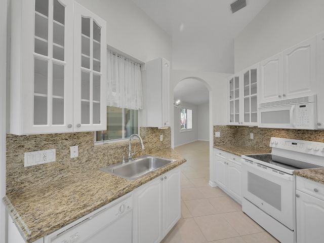 Продажа дома по адресу 7075 Via Genova - фото 6057768