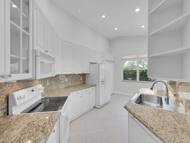 Продажа дома по адресу 7075 Via Genova - фото 6057769