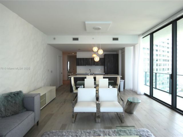 Продажа квартиры #2607 - фото 6069365