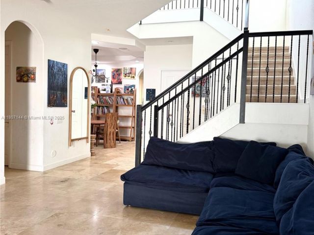 Продажа дома по адресу 826 E Spinnaker Dr E - фото 6077531