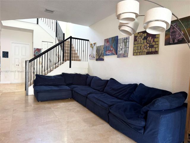 Продажа дома по адресу 826 E Spinnaker Dr E - фото 6077532