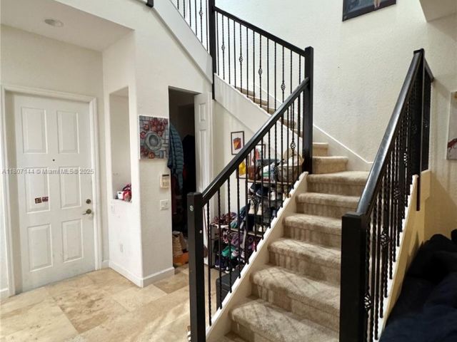 Продажа дома по адресу 826 E Spinnaker Dr E - фото 6077533