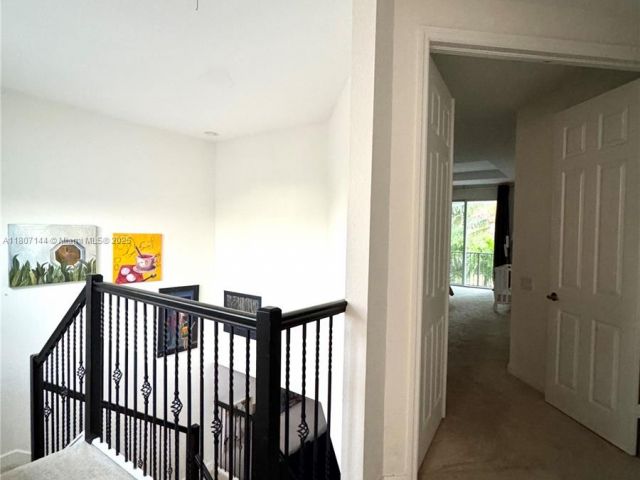 Продажа дома по адресу 826 E Spinnaker Dr E - фото 6077534