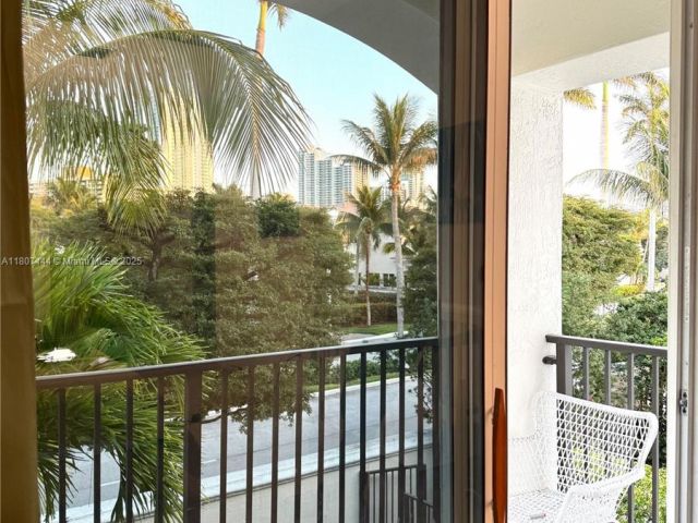 Продажа дома по адресу 826 E Spinnaker Dr E - фото 6077538