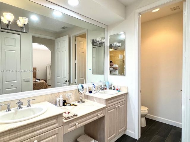 Продажа дома по адресу 826 E Spinnaker Dr E - фото 6077539