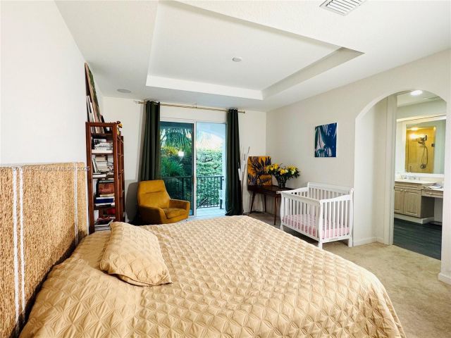 Продажа дома по адресу 826 E Spinnaker Dr E - фото 6077543