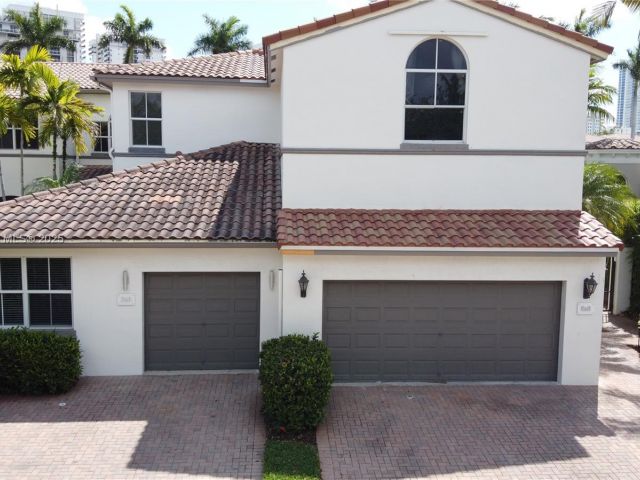 Продажа дома по адресу 826 E Spinnaker Dr E - фото 6077544