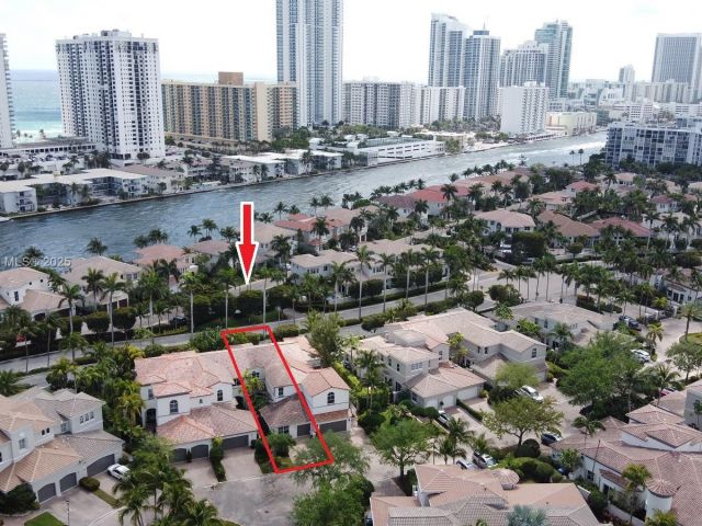 Продажа дома по адресу 826 E Spinnaker Dr E - фото 6077545