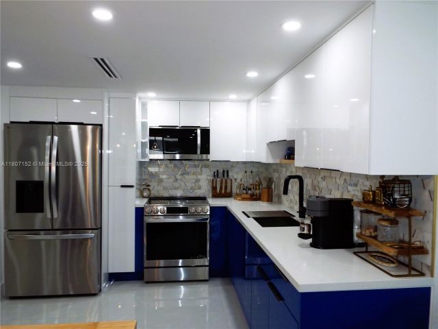 Продажа квартиры #1619 - фото 6053245