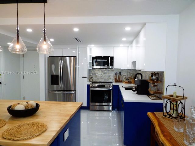 Продажа квартиры #1619 - фото 6053246