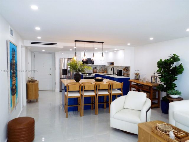 Продажа квартиры #1619 - фото 6053249