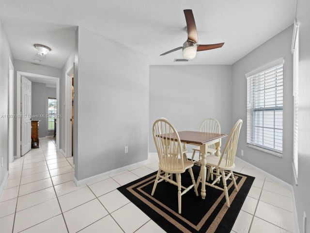 Продажа дома по адресу 2703 Augusta Dr - фото 6079179