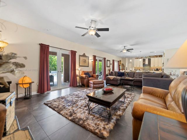 Продажа дома по адресу 15150 SW 240th St - фото 6053766