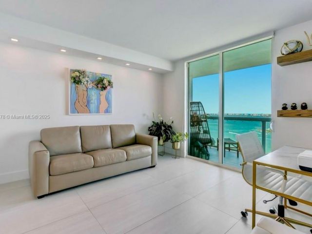 Продажа квартиры #3707 - фото 6056440