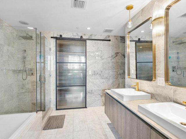 Продажа квартиры #3510 - фото 6055681