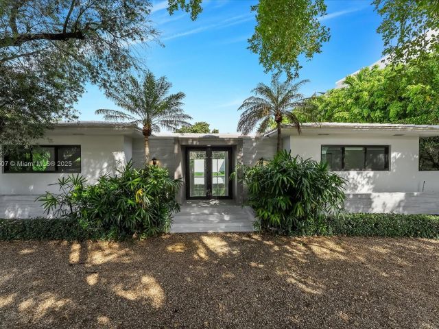 Дом в аренду по адресу 112 E 1st Ct - фото 6083791