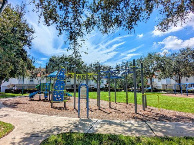 Дом в аренду по адресу 2056 Alta Meadows Lane 2308 - фото 6392333