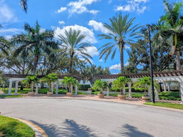 Дом в аренду по адресу 2056 Alta Meadows Lane 2308 - фото 6392334