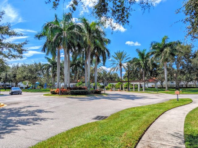 Дом в аренду по адресу 2056 Alta Meadows Lane 2308 - фото 6392335