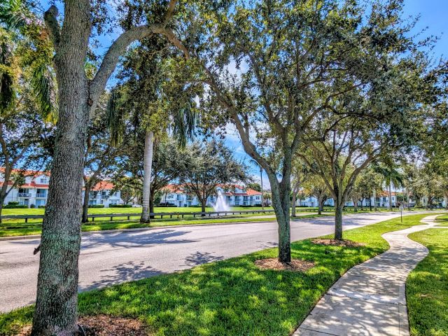 Дом в аренду по адресу 2056 Alta Meadows Lane 2308 - фото 6392336