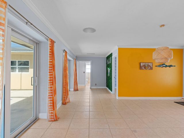 Продажа дома по адресу 2650 NE 22nd Street - фото 6524599