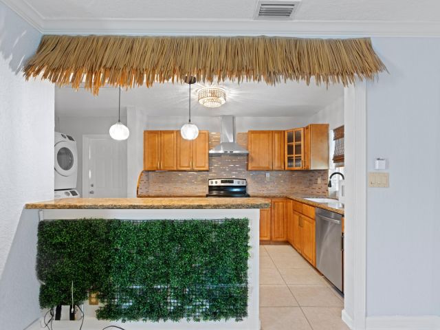 Продажа дома по адресу 2650 NE 22nd Street - фото 6524602