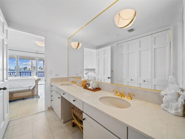 Продажа квартиры #5235 - фото 6060818