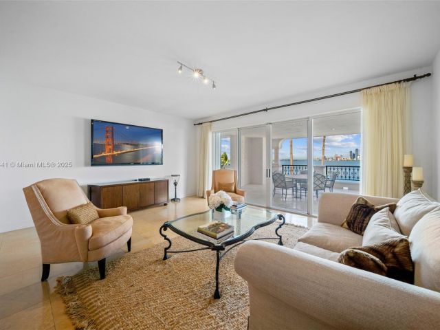 Продажа квартиры #5235 - фото 6060834