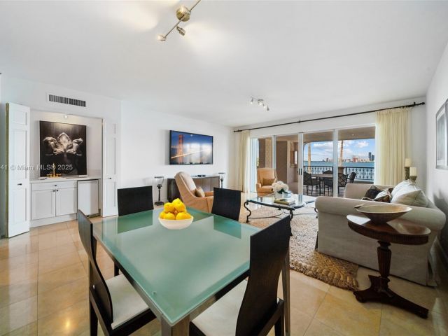 Продажа квартиры #5235 - фото 6060835