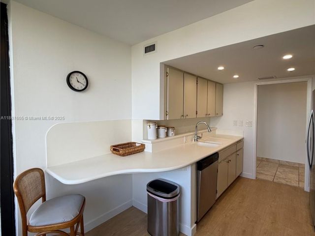 Квартира в аренду номер700 - фото 6077475