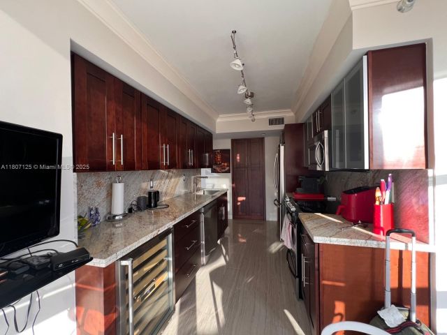 Продажа квартиры # - фото 6219341