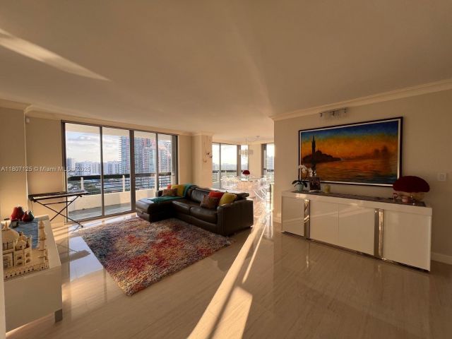 Продажа квартиры # - фото 6219343