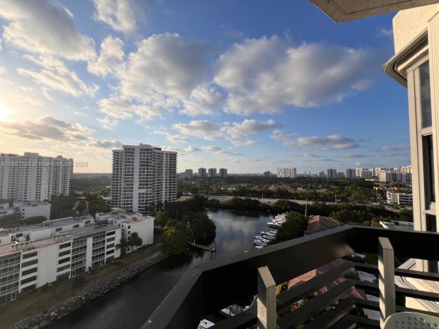 Продажа квартиры # - фото 6219345