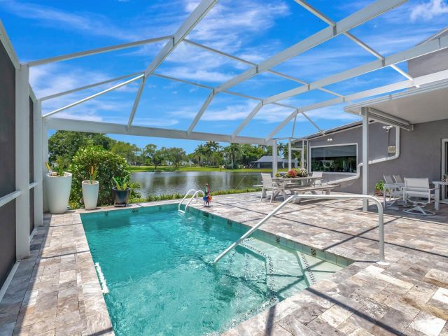 Продажа дома по адресу 7716 Cedarwood Circle - фото 6075198