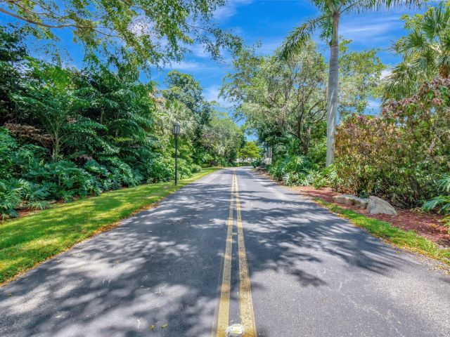 Продажа дома по адресу 7716 Cedarwood Circle - фото 6075205