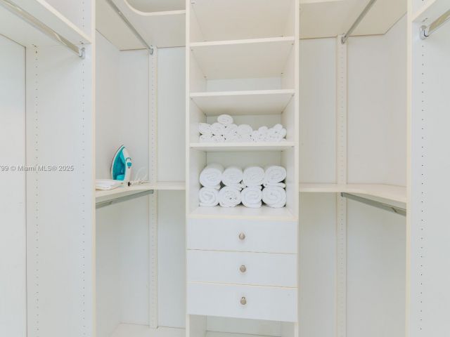 Продажа квартиры #2408 - фото 6061406