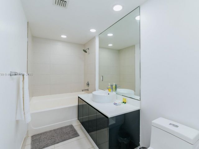 Продажа квартиры #2408 - фото 6061407